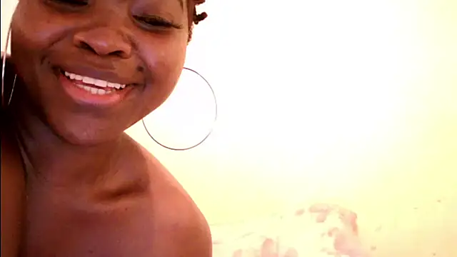 Chatroom XXX en direct de Queen_BootyXXX