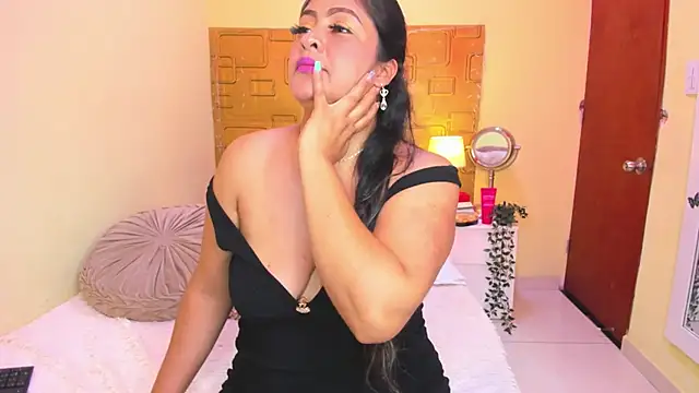 دردشة Julia_Haye الجنسية المباشرة