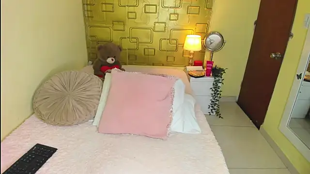 Julia_Haye লাইভ XXX চ্যাট