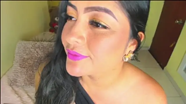 Chatroom XXX en direct de Julia_Haye