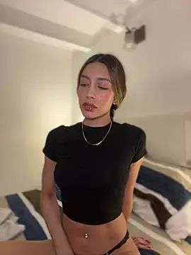 SelenaStoneのライブXXXチャット