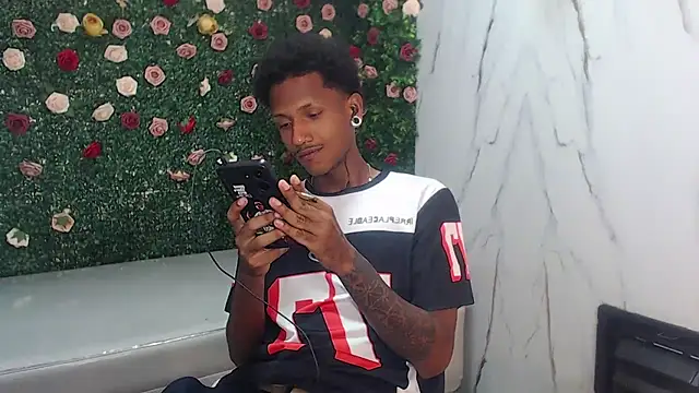 Show modela ManSant na web-kameri