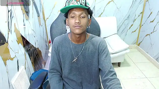 Show modela ManSant na web-kameri