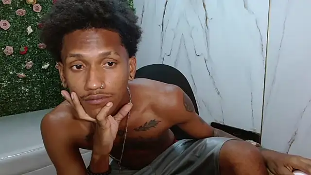 ManSantn Live XXX chat