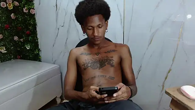 XXX chat uživo modela ManSant