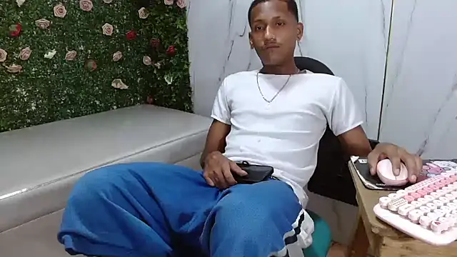 عرض كام ManSant