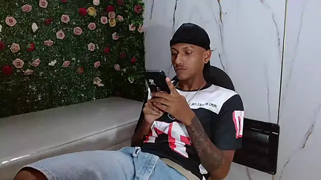 Show modela ManSant na web-kameri