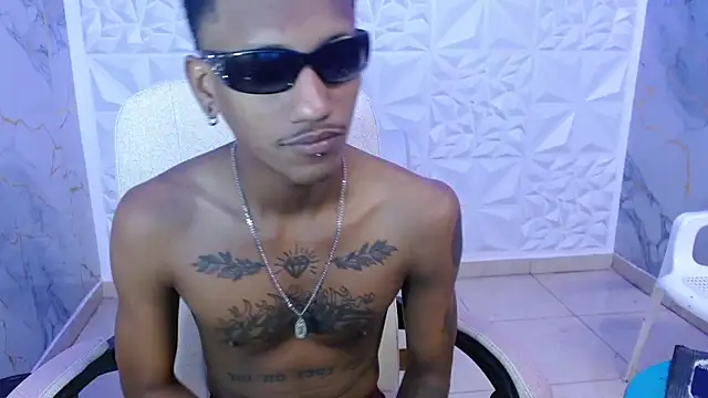 Show modela ManSant na web-kameri
