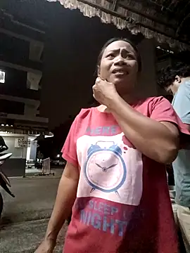 KinkyKit_May: διαδικτυακό σόου στην κάμερα