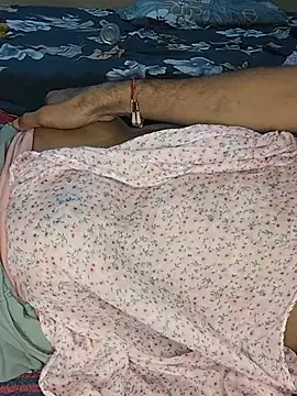 Lovly_pari webcam show