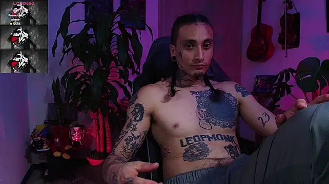 Show modela Ryuk_it na web-kameri