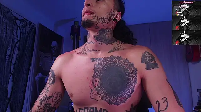 Show modela Ryuk_it na web-kameri