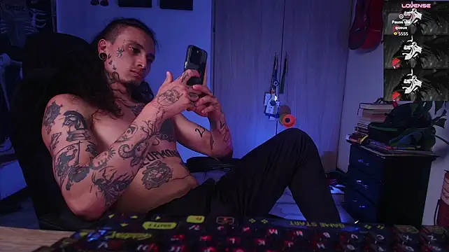 Show modela Ryuk_it na web-kameri