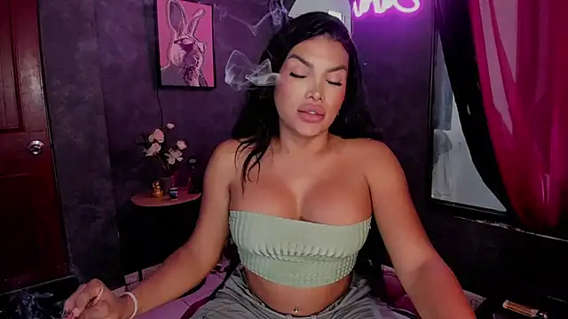 xLatinahotx: διαδικτυακό σόου στην κάμερα