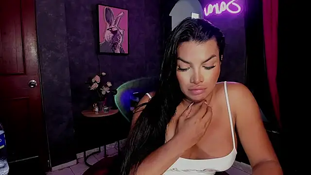 Pokazy przed kamerką – xLatinahotx