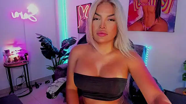 Pokazy przed kamerką – xLatinahotx