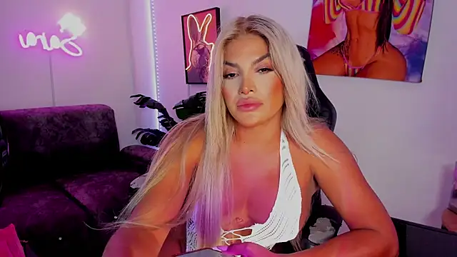 xLatinahotx Show Webcam