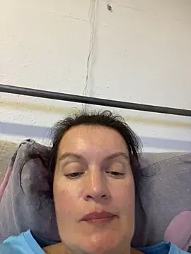 LoveNBloom's Live XXX Chat