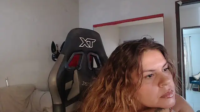 OliviaRojas Adlı Modelin Canlı XXX Sohbeti