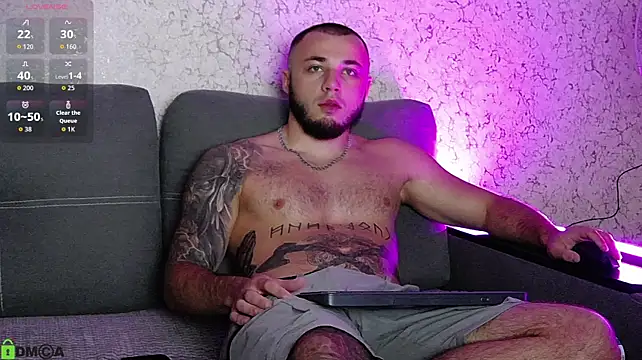 Show modela PaulGrow na web-kameri