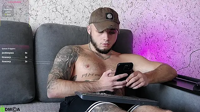 Show modela PaulGrow na web-kameri