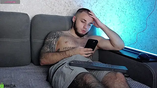Show modela PaulGrow na web-kameri