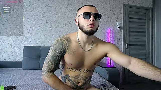 Show modela PaulGrow na web-kameri