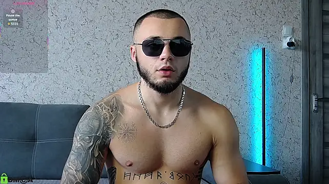 Show modela PaulGrow na web-kameri