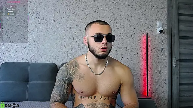 Show modela PaulGrow na web-kameri