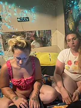 Jessiejames32's Webcam Show