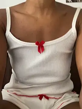 _yisela_'s Live XXX Chat