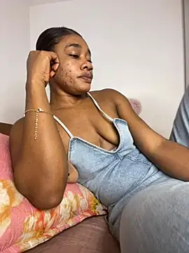 _yisela_ Webcamshow