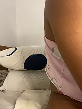_yisela_'s Live XXX Chat