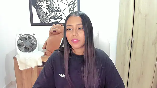 צ'אט XXX בשידור חי של Ciara8