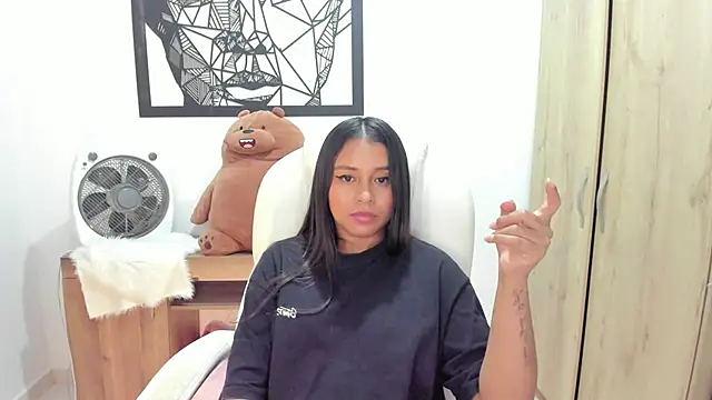 Ciara8のライブXXXチャット