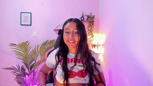 Chat XXX en directo de Ciara8