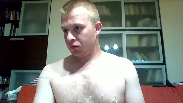 Show modela Matttthees na web-kameri