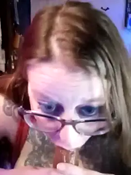 edgexchaos: διαδικτυακό σόου στην κάμερα