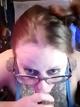 edgexchaos: διαδικτυακό σόου στην κάμερα