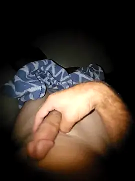 BigDickRickyB69: διαδικτυακό σόου στην κάμερα