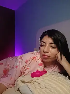 Show modela Miaparkerss_ na web-kameri
