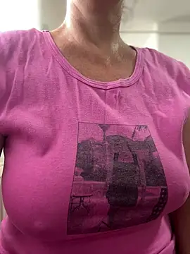 sweetmystery1 Show in webcam