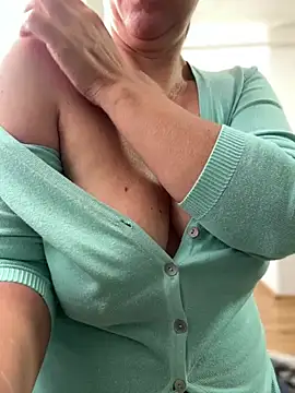 sweetmystery1 webcam show