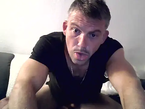 Cambitchboy webkamerás műsora