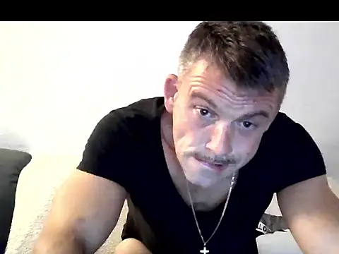 Cambitchboy 在線直播表演