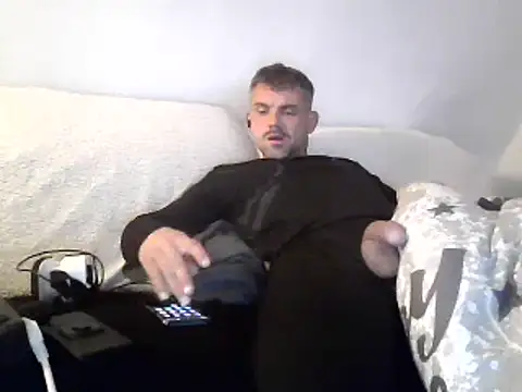 Cambitchboy 在線直播表演