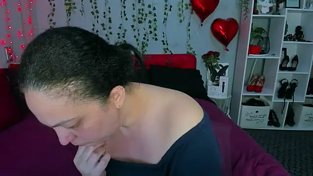 Show modela DarlingMilf na web-kameri