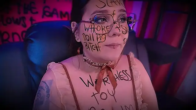 Laura_takintn Webbikameraesitys