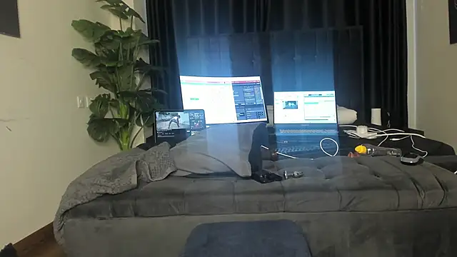 naughty_bigass Webcam-Show