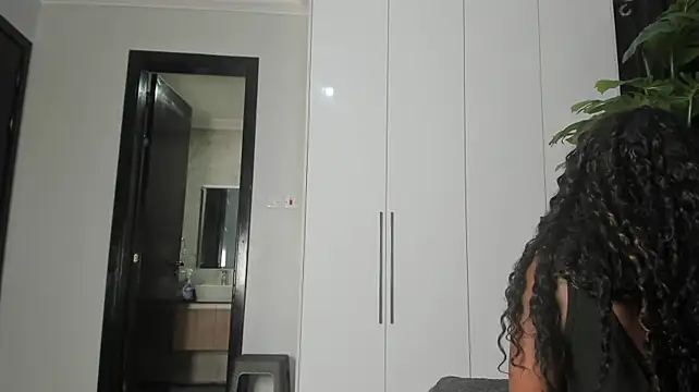 naughty_bigass' Webcam Show